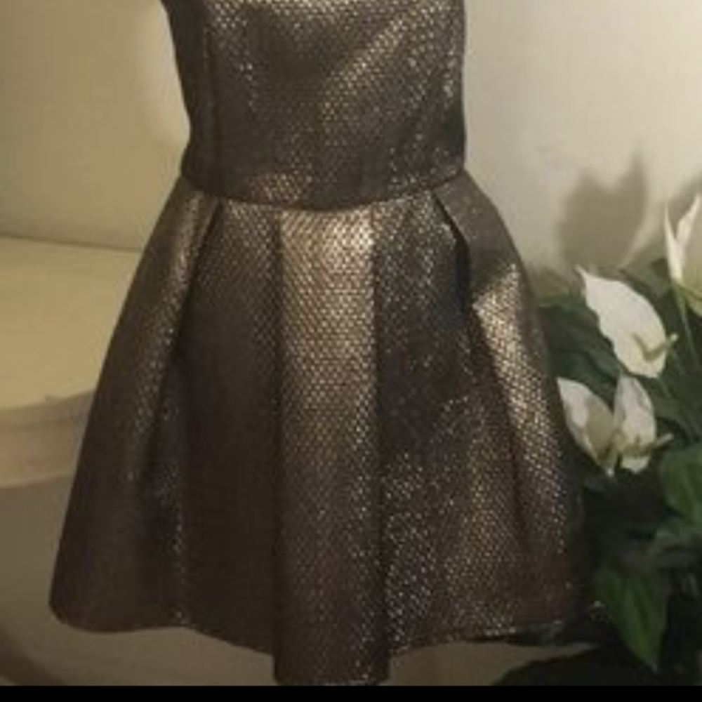 Dress - Picture 7 of 7